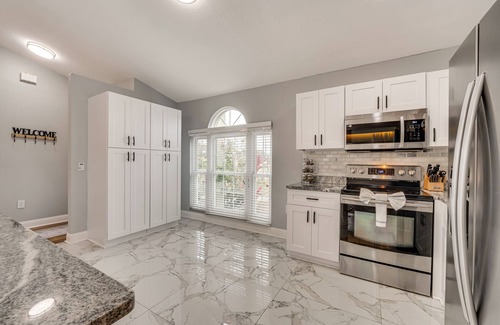 Briargrove House | 9 Mi to Disney: Themed Rooms & Private Pool!