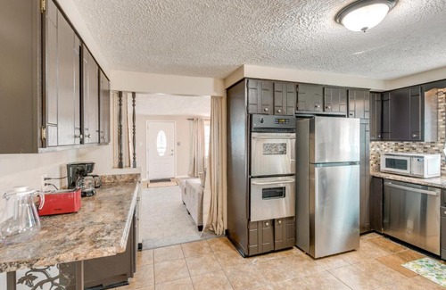 Cheektowaga House | 9 Mi to Dtwn Buffalo Family Escape with Fenced Yard