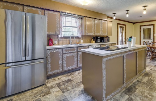 Maysville House | 9 Mi to Grove: Home w/Fire Pit in Southwest City