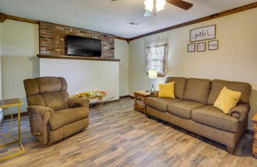 Maysville House | 9 Mi to Grove Home with Fire Pit in Southwest City