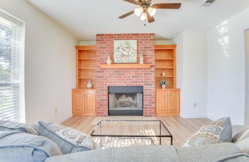 Sanger House | 9 Mi to Ray Roberts Lake Texas Retreat with Pool