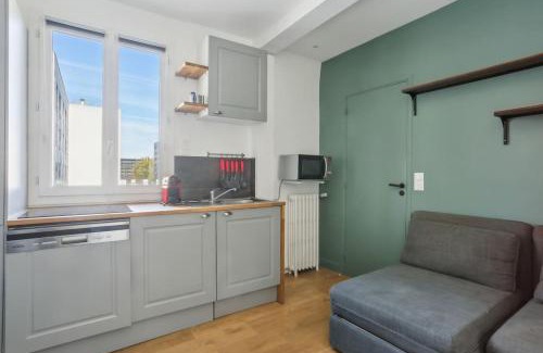 Gambetta Apartment | 9-minute walk from La Défense - 1 bedroom