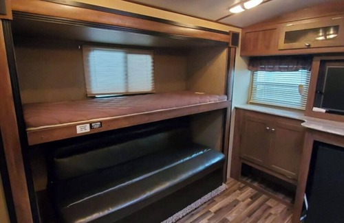 Keswick House | 9 Person luxury RV On Lake Simcoe Sleeps 9