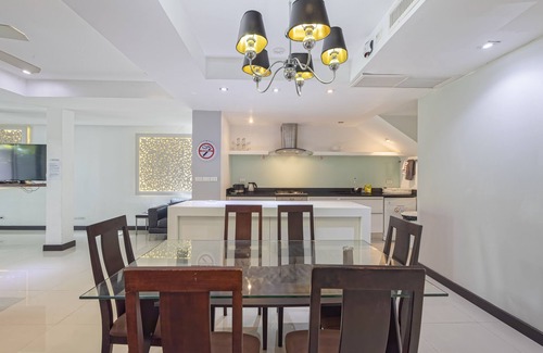 Kathu Villa | 9 person townhouse, private pool, 10 mins to Patong beach, shopping & nightlife.