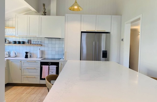Russell House | 9 The Strand - Waterfront Russell - New Pricing!