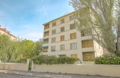 Leon Blum - Bon Coin Apartment | 90 m² Apartment ∙ 4 bedrooms ∙ 8 guests