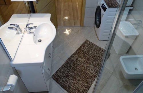 Slavonski Brod Apartment | 90 m² Apartment ∙ 3 bedrooms ∙ 8 guests