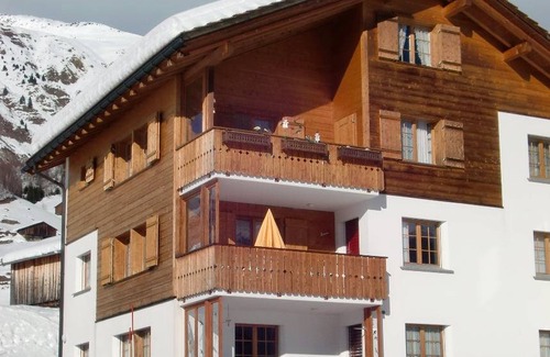 Sedrun Apartment | 90 m² Apartment ∙ 3 bedrooms ∙ 6 guests