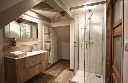 Cerans-Foulletourte Cottage | 90 m² Cabin ∙ 1 bedroom ∙ 6 guests
