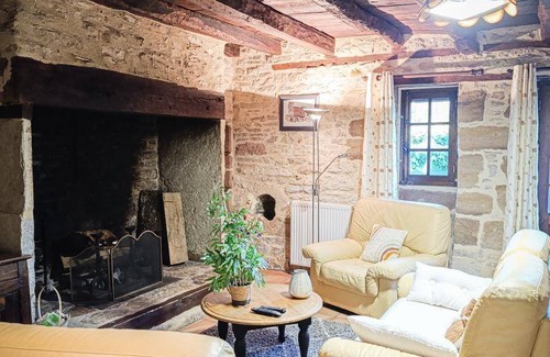 Rudelle House | 90 m² Gîte ∙ 2 bedrooms ∙ 5 guests