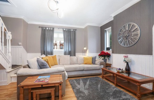 Gilmerton House | 90 m² House ∙ 4 bedrooms ∙ 12 guests