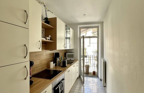 Schwabing Apartment | 90 m2 - Space to Chill & Work & Rest