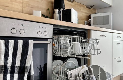 Schwabing Apartment | 90 m2 - Space to Chill & Work & Rest