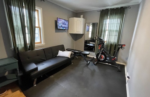 Wenonah House | 90's Arcade Oasis⚡️Theater⚡Wifi⚡ Gym ⚡ Sleeps 10!