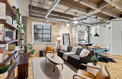Midtown Apartment | 900 Lofts
