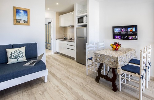 Es Pujols Apartment | 900 mt Es Pujols, elegant one bedroom apartment, very quiet! Free WIFI, smart TV.