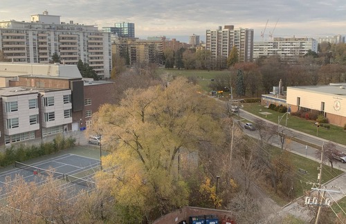 Forest Hill South Condo | 900 Square feet Lovely one bedroom, with office space in the Midtown Toronto
