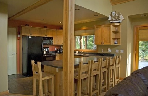Tofino House | 900 yards from South Chestermans Beach: Tranquil Accommodations