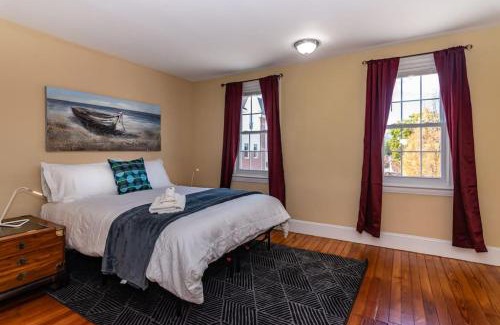 Bryn Mawr House | 915CountyLineRoad Luxury Mainline Train Colleges