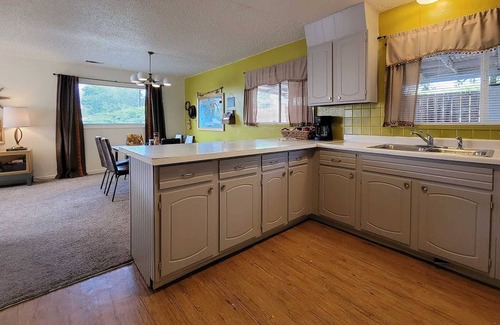 Pear Park Cottage | 92 m² Cabin ∙ 2 bedrooms ∙ 6 guests