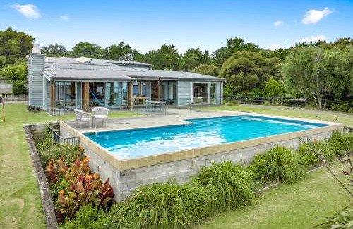 Tawharanui House | 923 Takatu - Tawharanui Peninsular Holiday Home