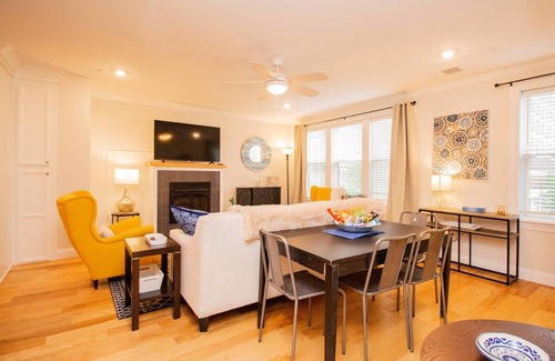 Fenway–Kenmore Apartment | 93 m² Apartment ∙ 2 bedrooms ∙ 4 guests