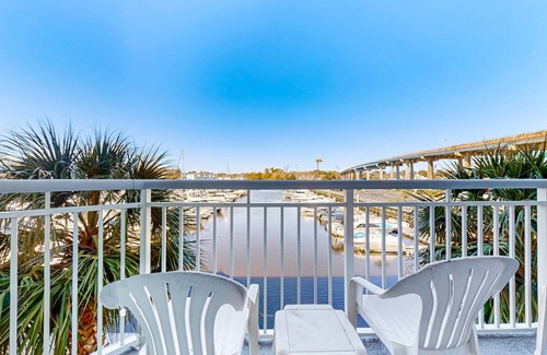 North Myrtle Beach Hotel | 93 m² Hotel ∙ 2 bedrooms ∙ 6 guests