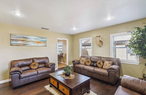 Midland House | 93 m² House ∙ 2 bedrooms ∙ 6 guests