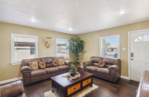 Midland House | 93 m² House ∙ 2 bedrooms ∙ 6 guests