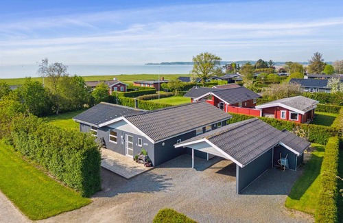Flovt Strand House | 94 m² House ∙ 3 bedrooms ∙ 6 guests
