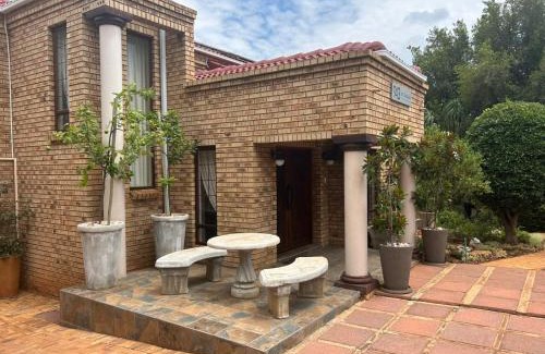 Moreleta Park House | 943 on Jacques