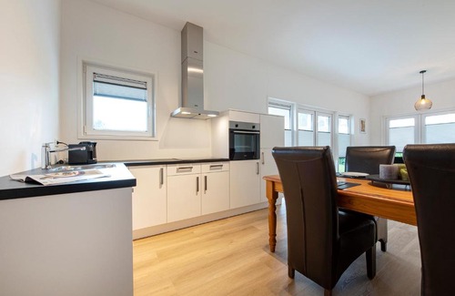 Oisterwijk House | 95, 2 king size bedden - Airco - gelegen aan de Kampina - Recreational Only