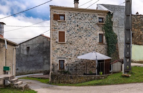 Ghisoni Other | 95 m² Accommodation ∙ 3 bedrooms ∙ 6 guests