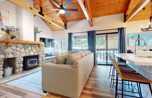 Majestic Pines Condo | 97 m² Condo ∙ 2 bedrooms ∙ 6 guests