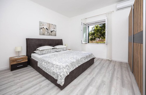 Kastel Kambelovac House | 97 m² House ∙ 3 bedrooms ∙ 8 guests
