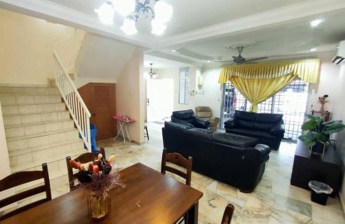 Teluk Intan House | 99 homestay teluk intan 5 min to Leaning Tower