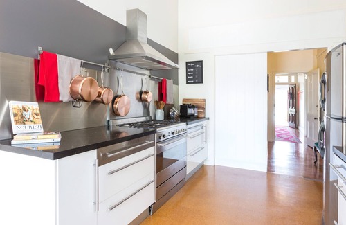 Coorparoo Bed & Breakfast | 99 Kirkland Bed & Breakfast