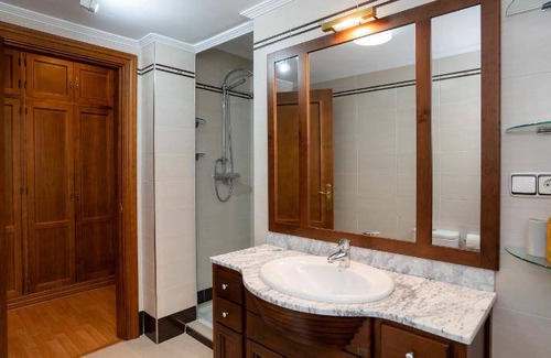 Poligono Alameda Apartment | 99 m² Apartment ∙ 3 bedrooms ∙ 6 guests