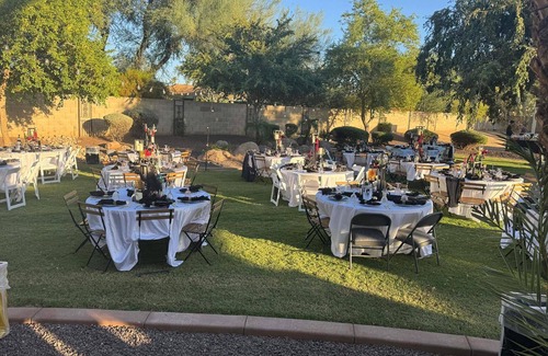 Glendale House | 99 Palms Event Venue: Barn, grass, pool, games, 6 beds
