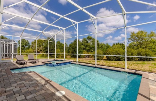 Davenport House | 9BR Casita & Castle Retreat w/Pool