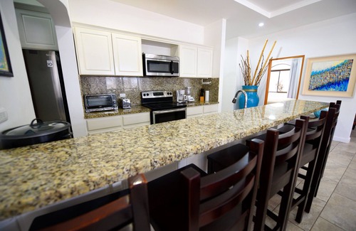 Jaco House | 9BR Luxury Beachfront Villa - VIP Concierge Included - Walk to Bars & Nightlife