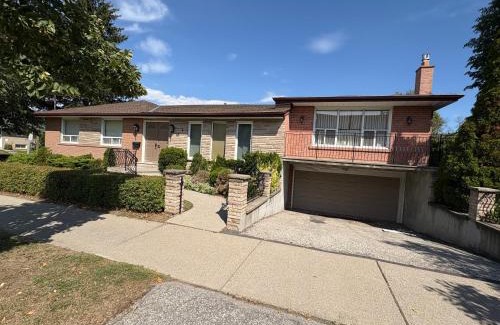 Toronto Bed & Breakfast | 9mins airport 1 min to shopping mall