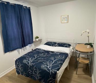 Toronto Bed & Breakfast | 9mins airport 1 min to shopping mall