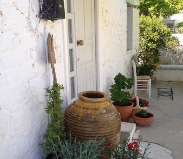 Archea Korinthos Apartment | Aνεξάρτητη παραδοσιακή πέτρινη κατοικία