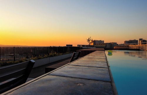 Greater Johannesburg Metropolitan Area Apartment | A 1-bedroom apartment in a Top 5 nationwide neighbourhood, Sandton Johannesburg!