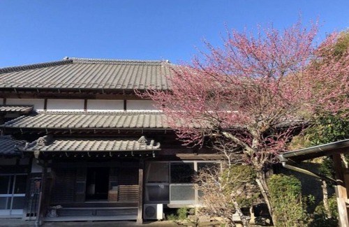 Chonan House | A 100-year-old folk house has been completely renewed, and you can enjoy living in a satoyama in just one hour from the Tokyo metropolitan area via the Aqua- Line/Ken-O Expressway.