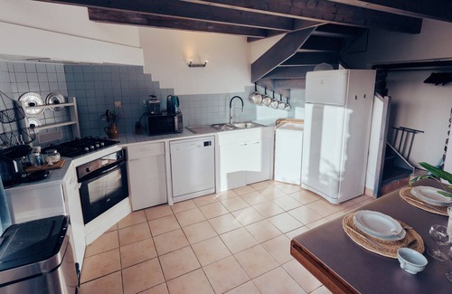 Tregunc Cottage | A 18 min walk from the sea, pretty Breton house with garden will delight you!
