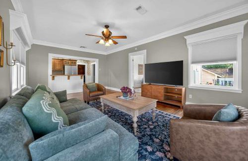 Tyler House | A 1921 Craftsman With Charm!
