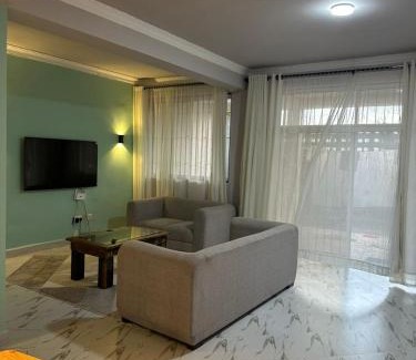 Oyster Bay House | A 3-Bedroom Duplex For Sharing