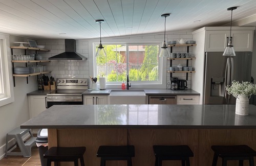 Historic Old Town House | A 4 Bedroom Vacation Rental with Heated Pool in Old Town Niagara on the Lake.